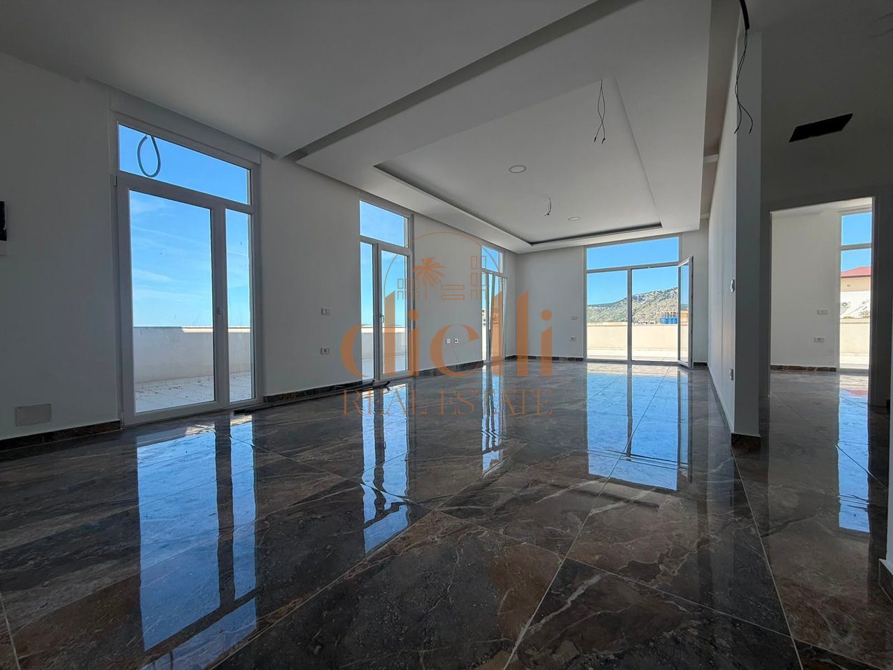 Penthouse per Shitje ne Shengjin