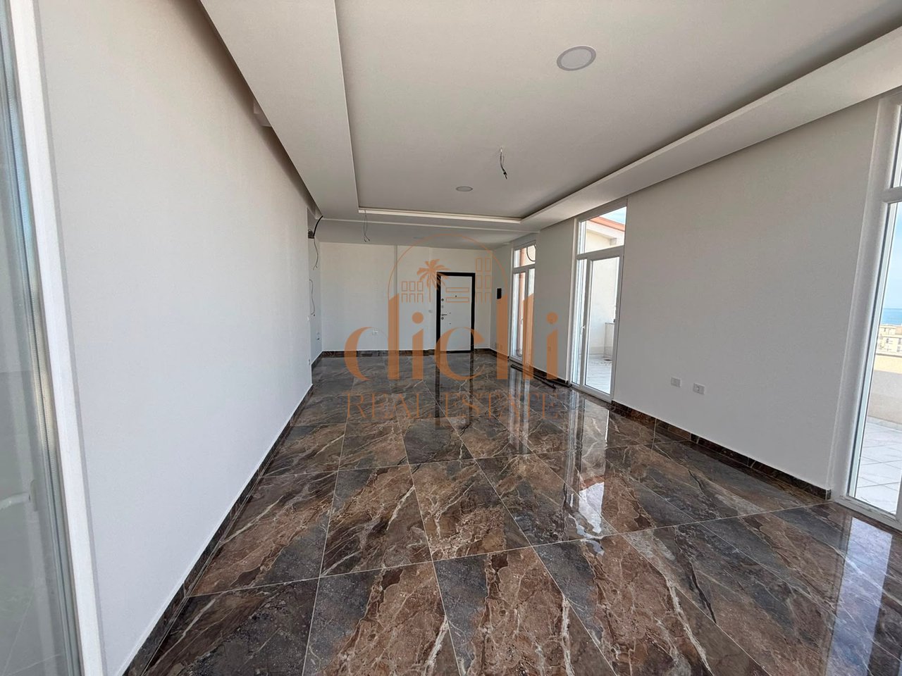 Penthouse per Shitje ne Shengjin