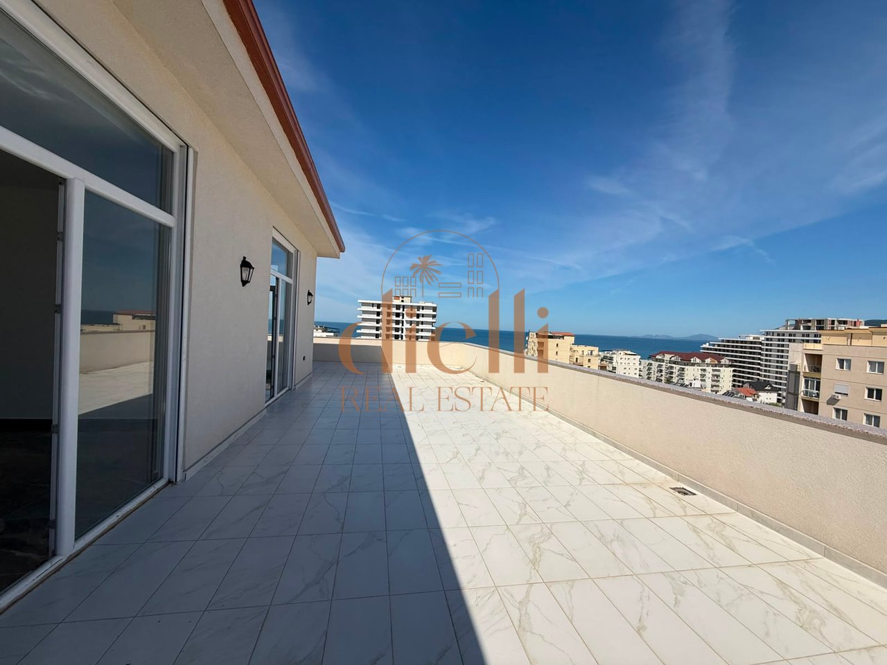 Penthouse per Shitje ne Shengjin