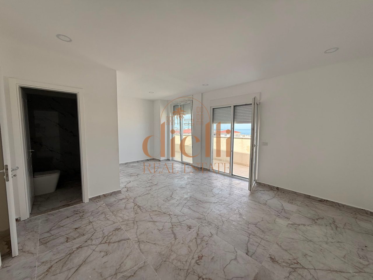 Penthouse per Shitje ne Shengjin