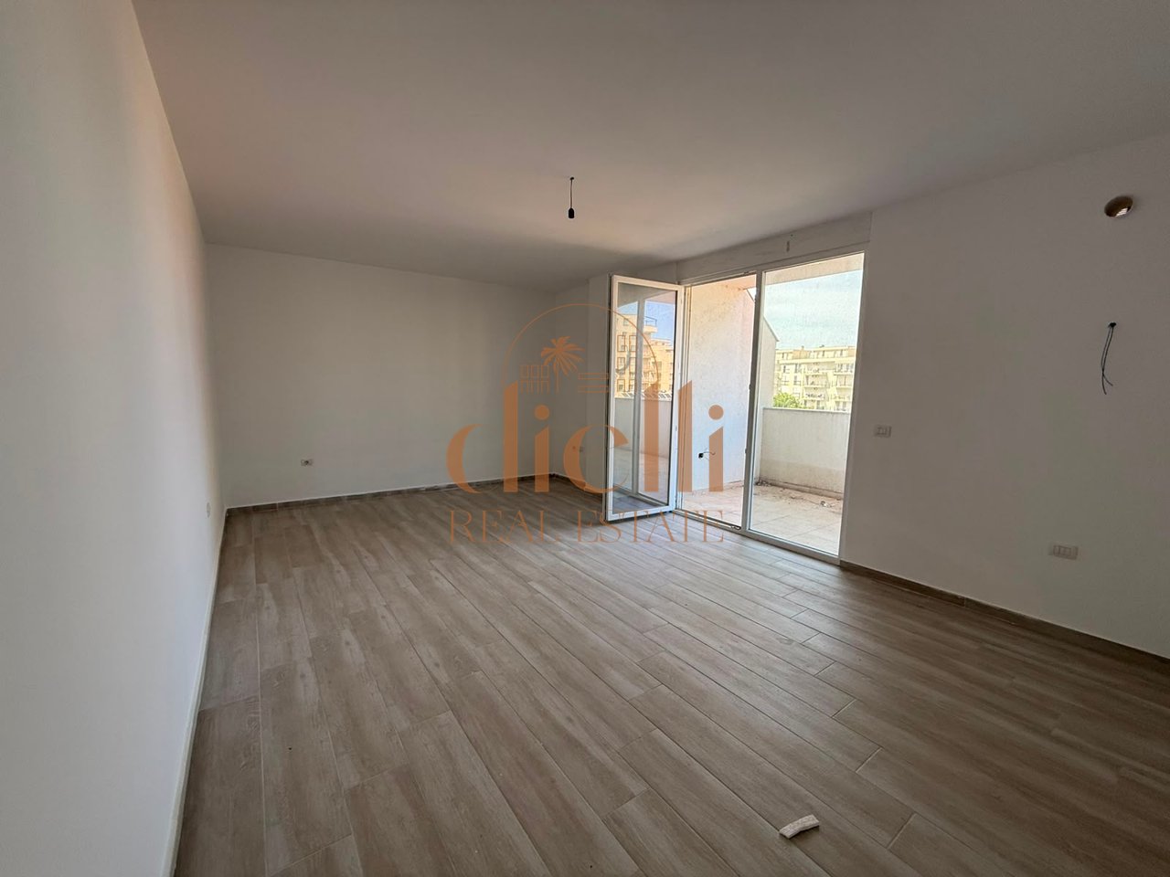 Apartament 1+1+Verande per Shitje ne Shengjin