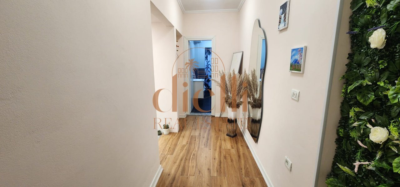 Attività in vendita sulla strada di Durazzo