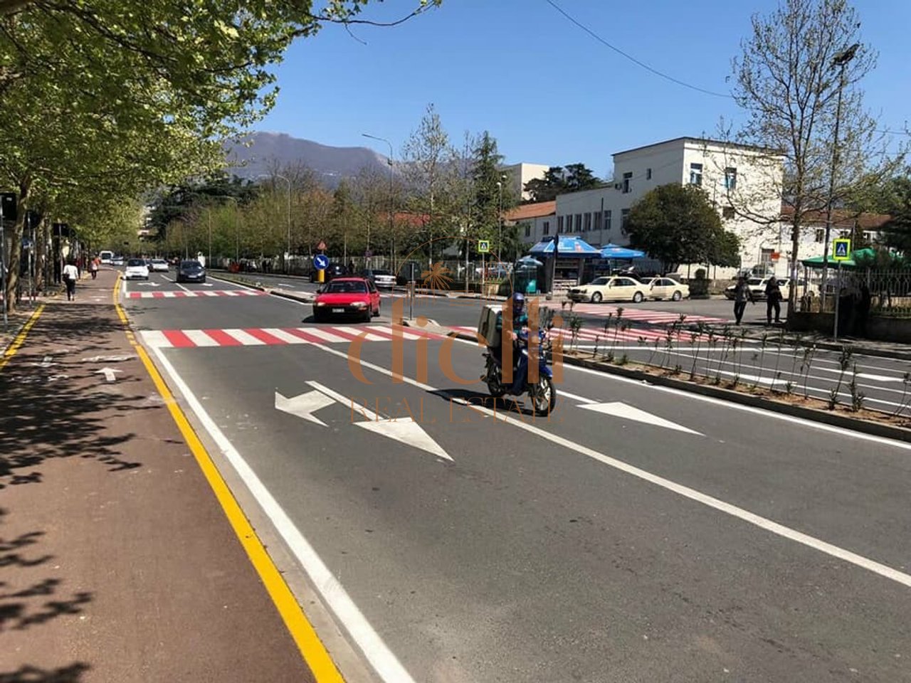 Ambient Biznesi per Shitje prane QSUT