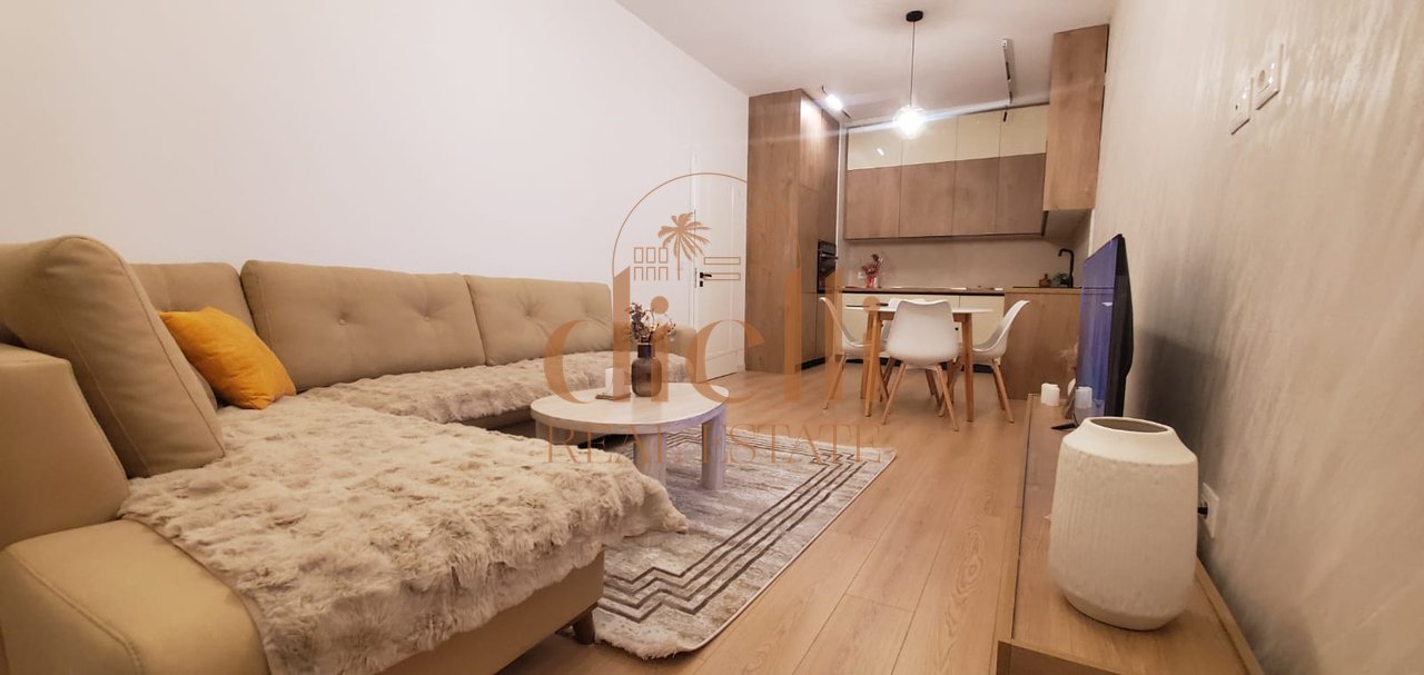 Apartament 2+1 per Qira tek Rruga e Barrikadave