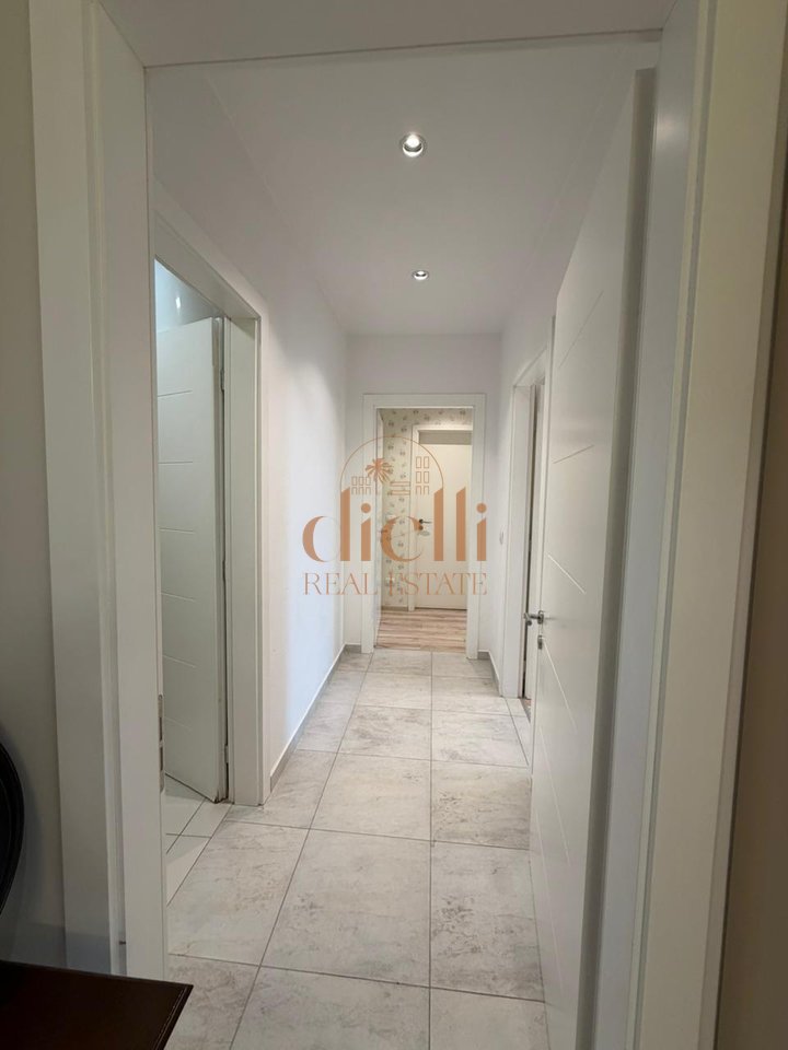 Apartament 2+1+2 per Shitje tek Ambasador 3