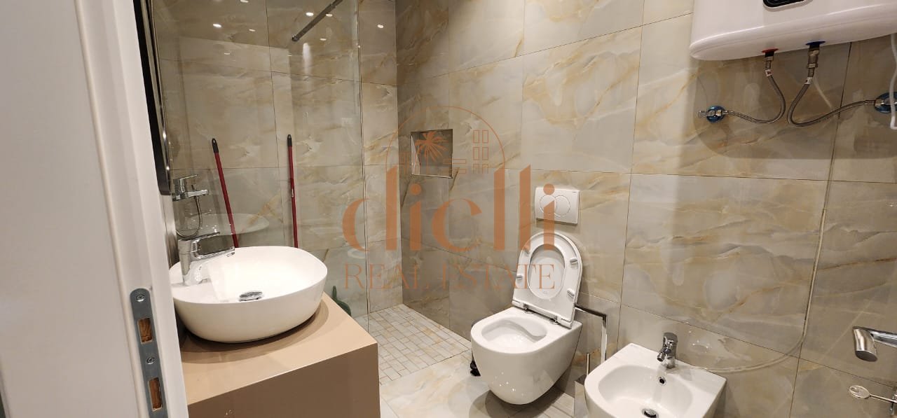 Apartament per Qira 2+1+2+2 Poste Parkimi tek Lake View
