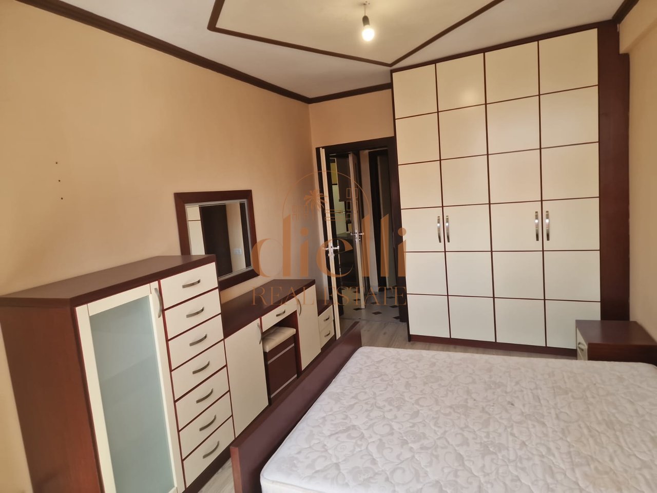 Apartament 2+1+2 per Shitje ne Astir