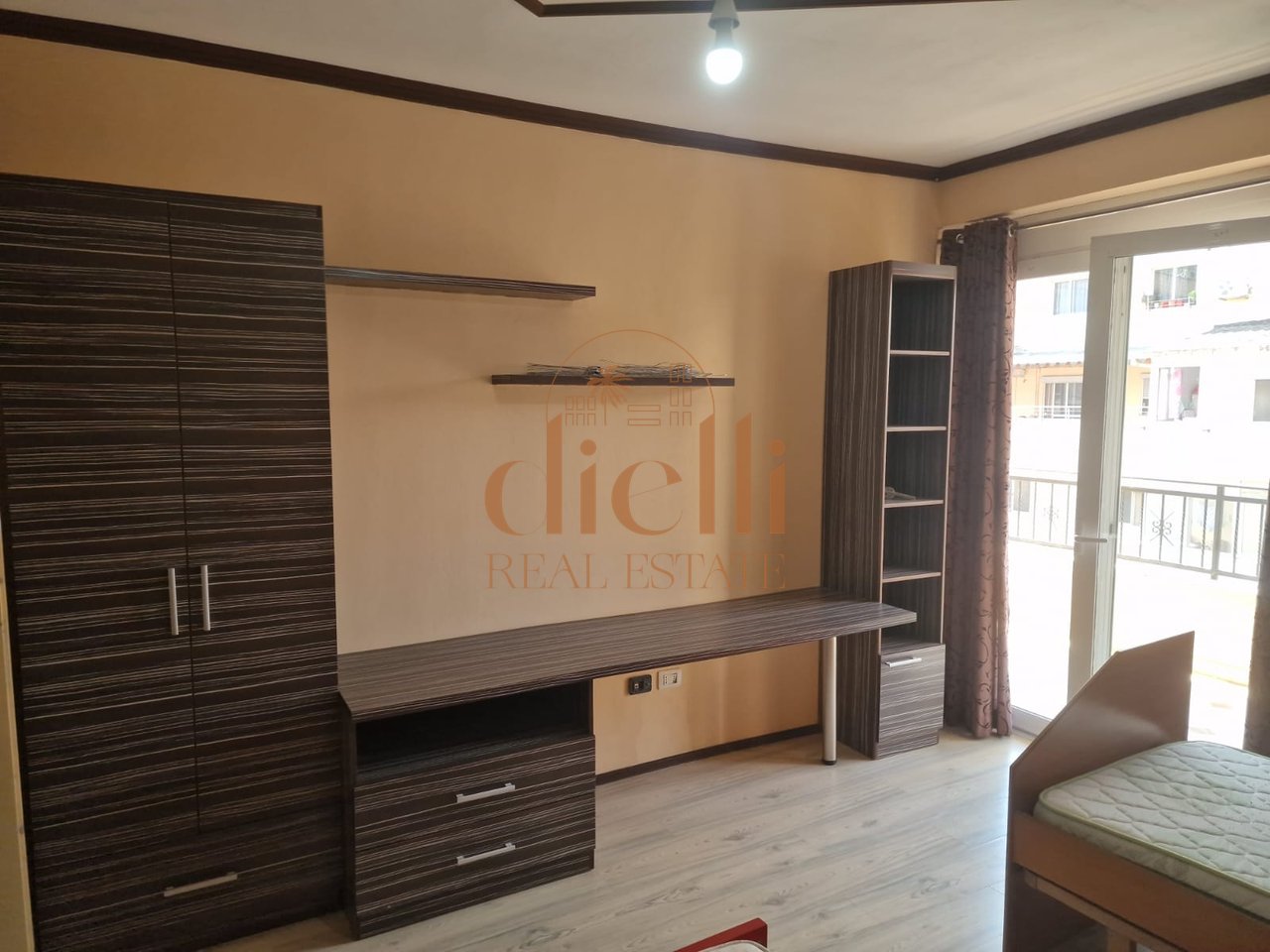 Apartament 2+1+2 per Shitje ne Astir