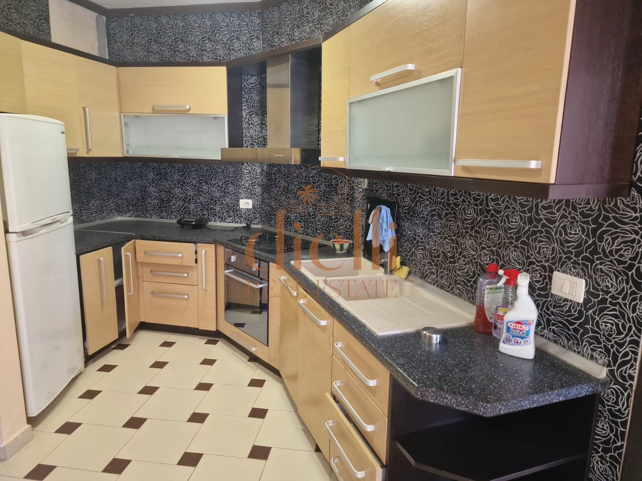 Apartament 2+1+2 per Shitje ne Astir