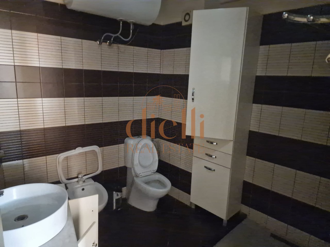 Apartament 2+1+2 per Shitje ne Astir