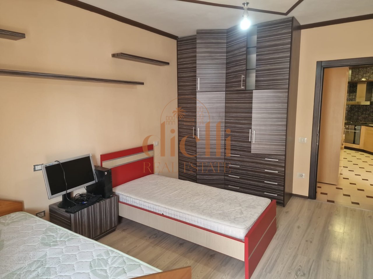 Apartament 2+1+2 per Shitje ne Astir