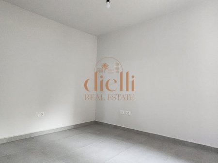 Apartament 3+1 për Shitje ne Brryl – I Përshtatshëm për Banim ose Ambient Zyrash