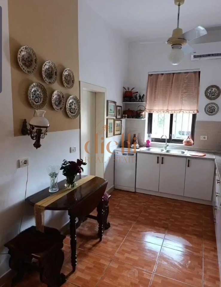 Garsoniere per Qira tek Komuna e Parisit