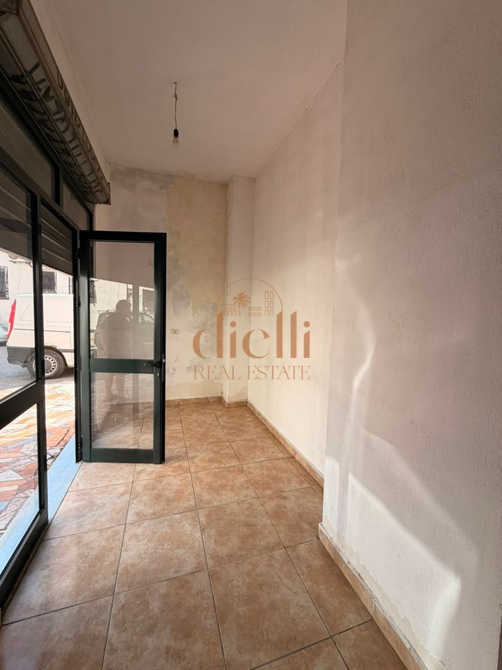 Ambient Komercial per Shitje ne Durres