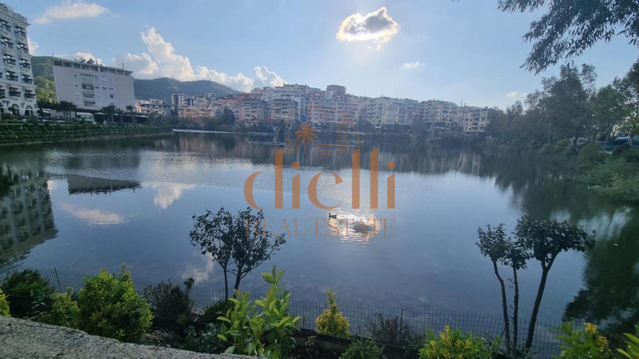 Apartament 2+1 per Shitje tek Liqeni Thate