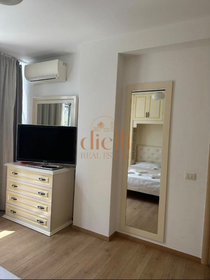 Apartament 2+1 per Qira prane Square 21