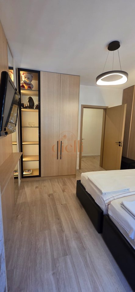Apartment 2+1+2 for Sale at Komuna e Parisit
