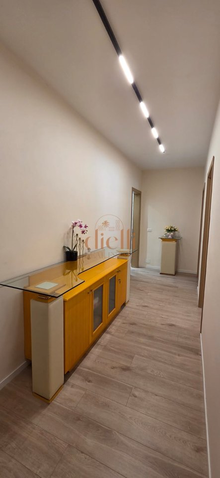 Apartment 2+1+2 for Sale at Komuna e Parisit