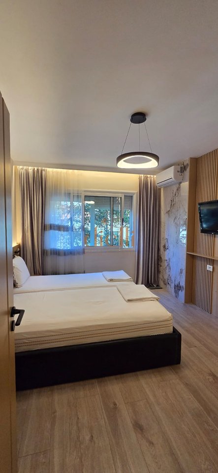 Apartment 2+1+2 for Sale at Komuna e Parisit