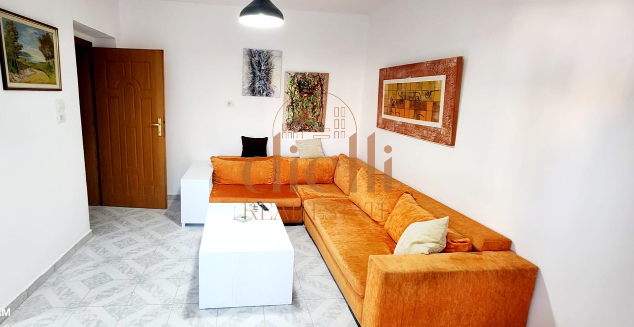 Apartament 2+1 per Qira ne Qender
