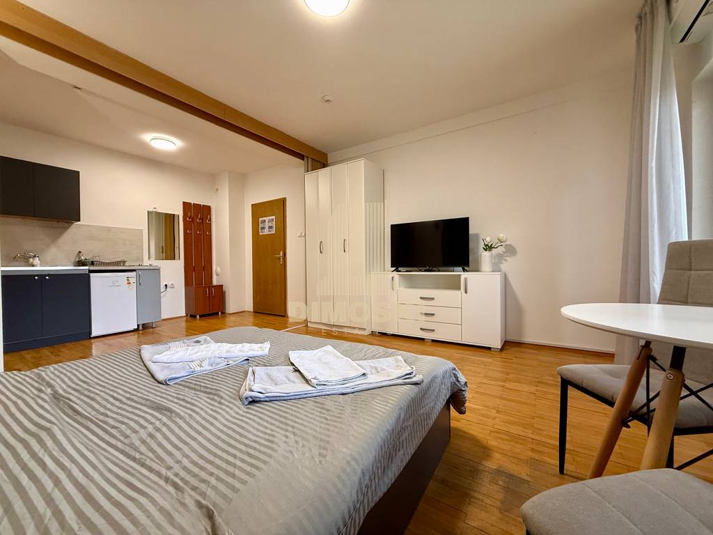 Се Издава Гарсоњера - Кисела Вода | Пелагонија