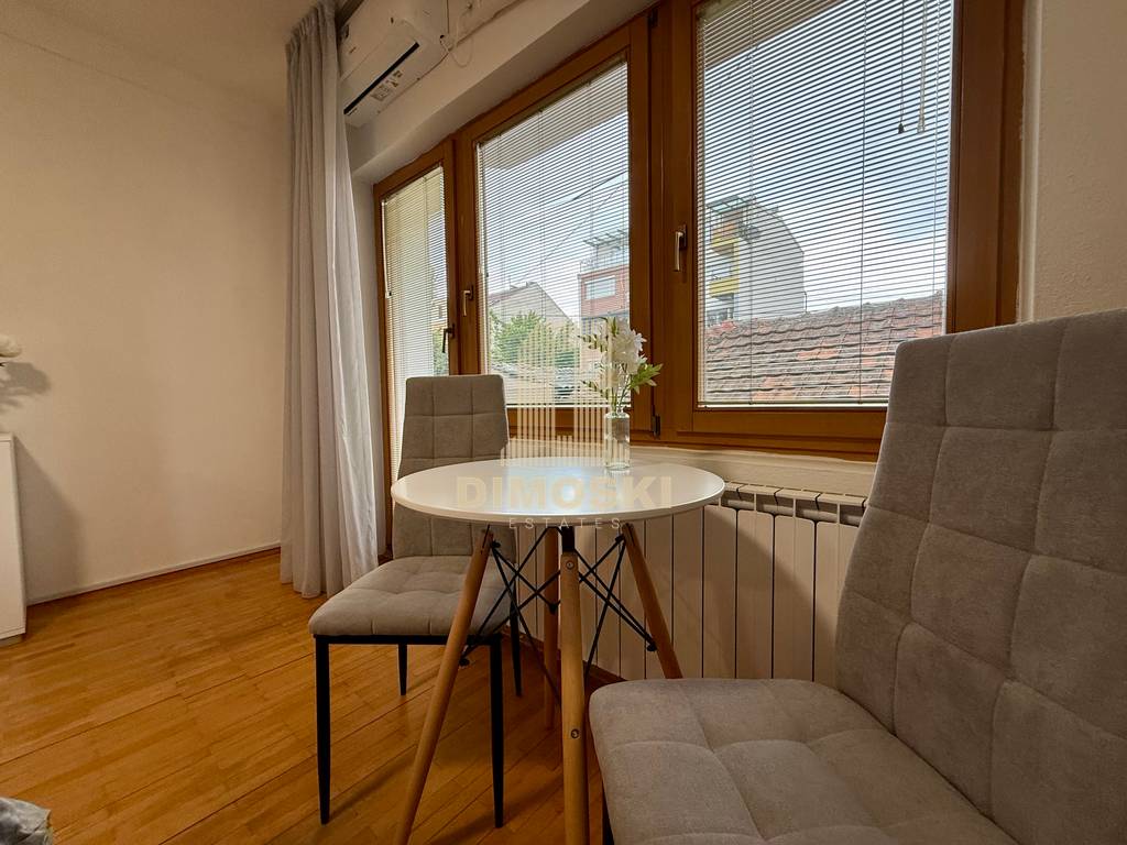 Се Издава Гарсоњера - Кисела Вода | Пелагонија