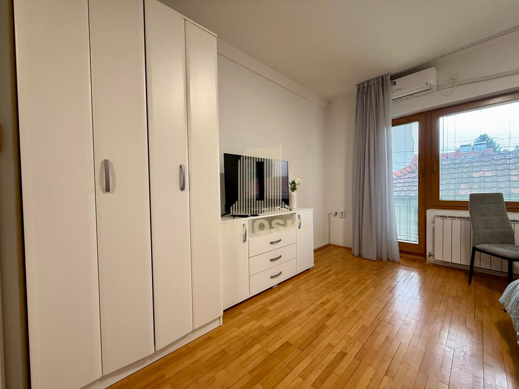 Се Издава Гарсоњера - Кисела Вода | Пелагонија