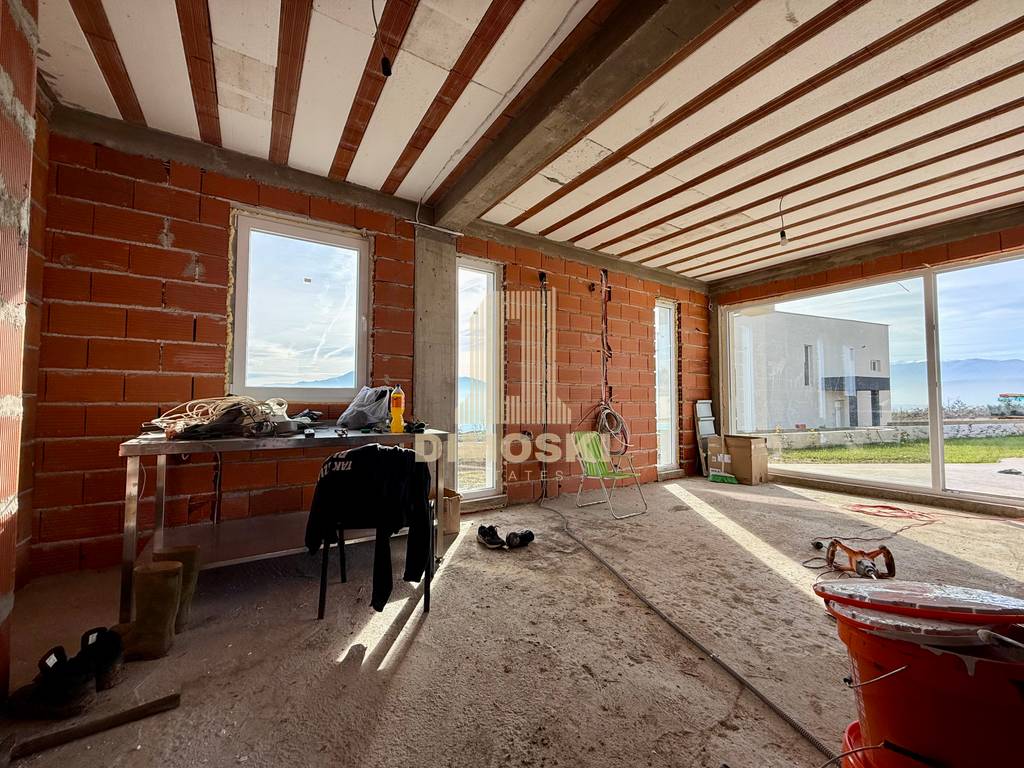 Нова Куќа Со Базен - Сопиште