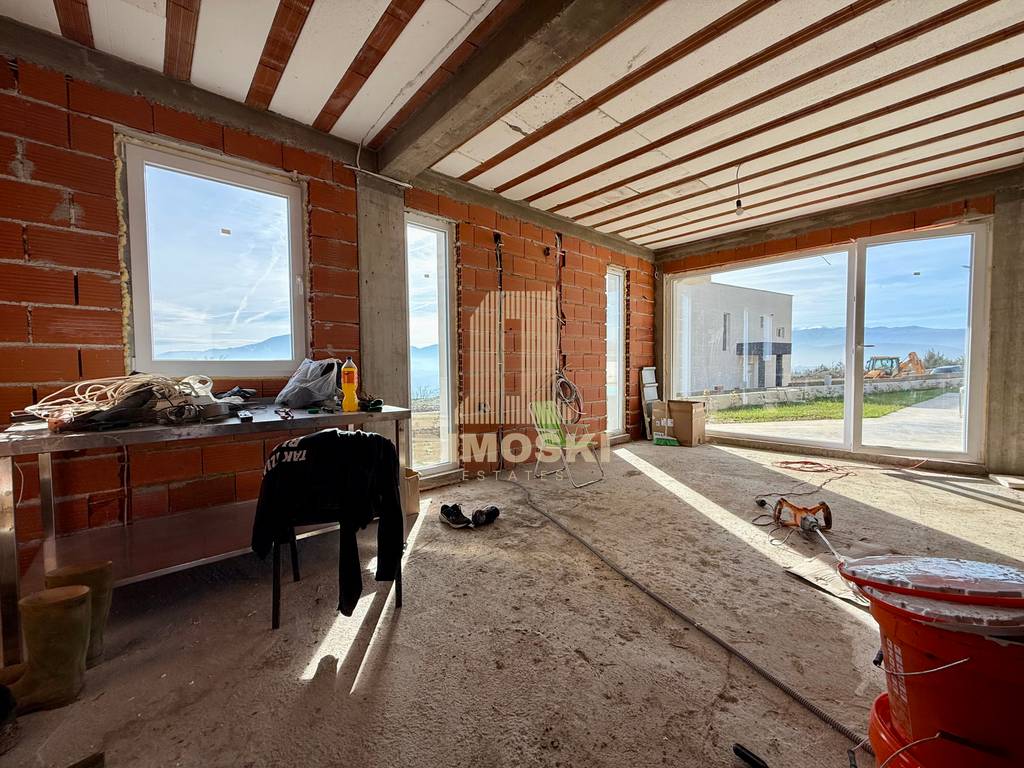 Нова Куќа Со Базен - Сопиште