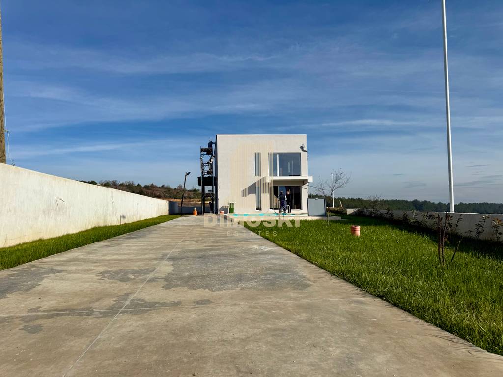 Нова Куќа Со Базен - Сопиште