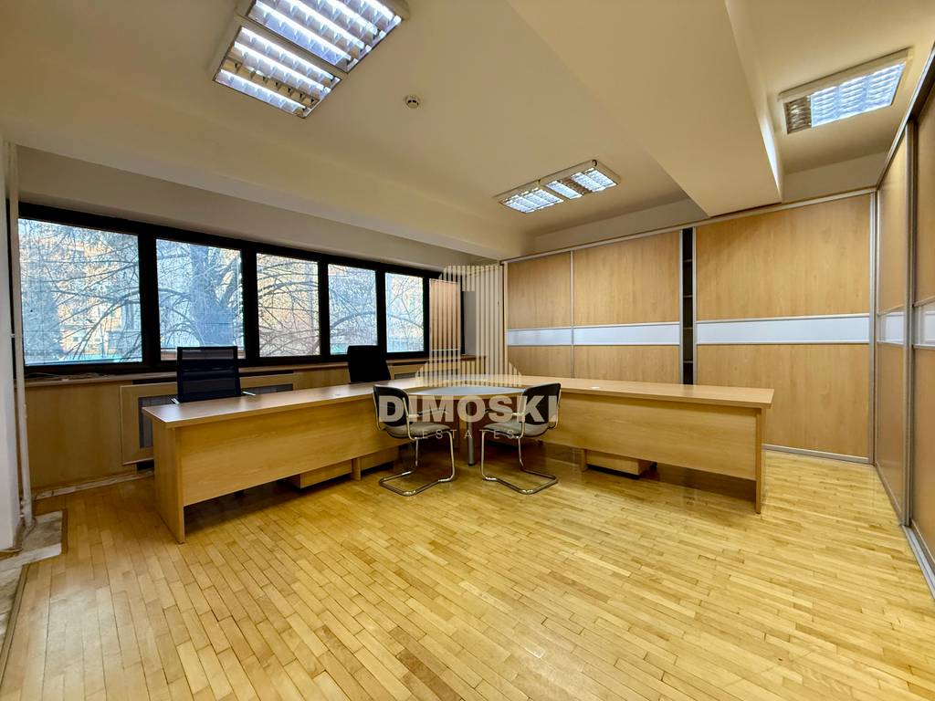 Канцелариски Простор | 300м²