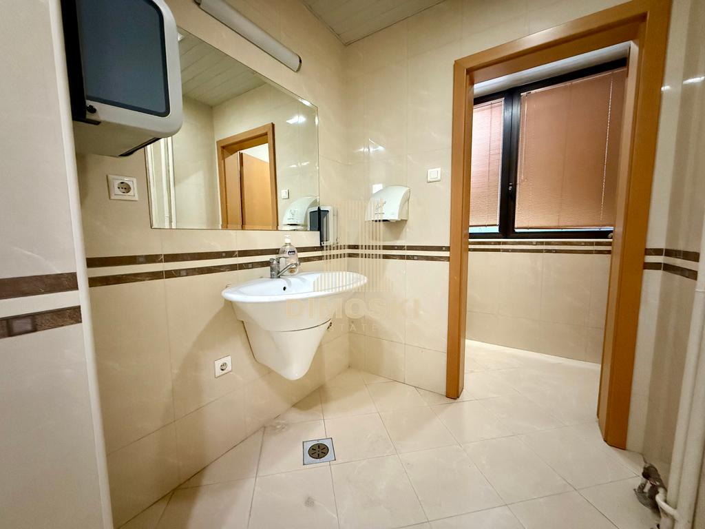 Канцелариски Простор | 300м²