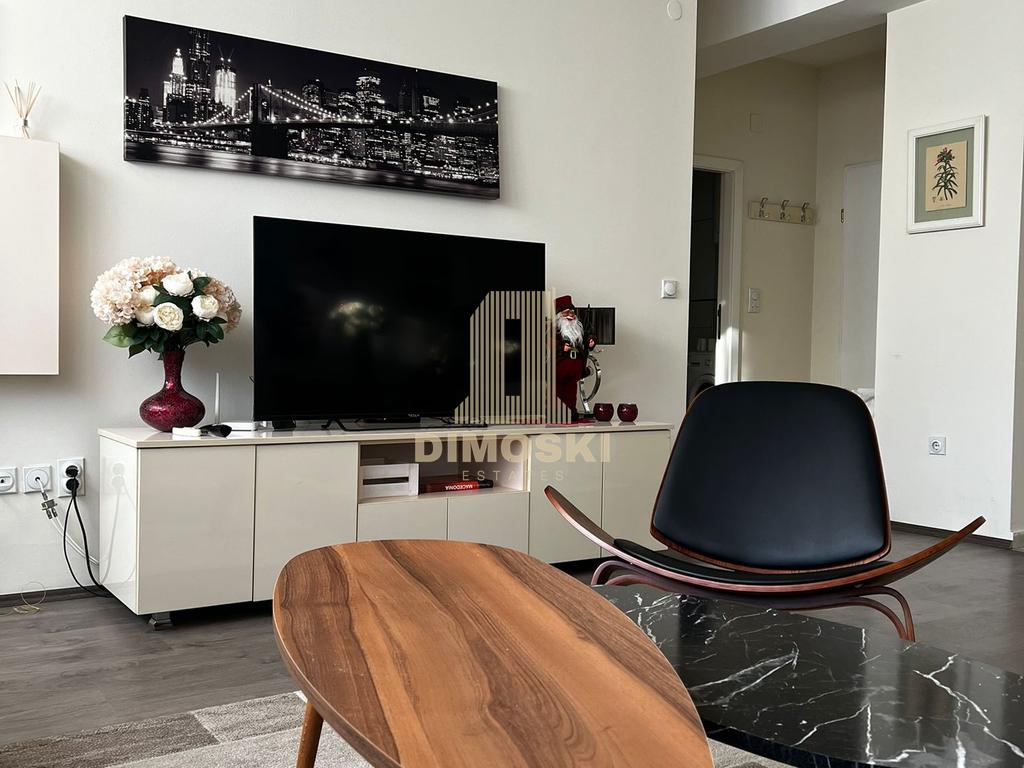 Карпош / Рузвелтова – Двособен Стан 52м²