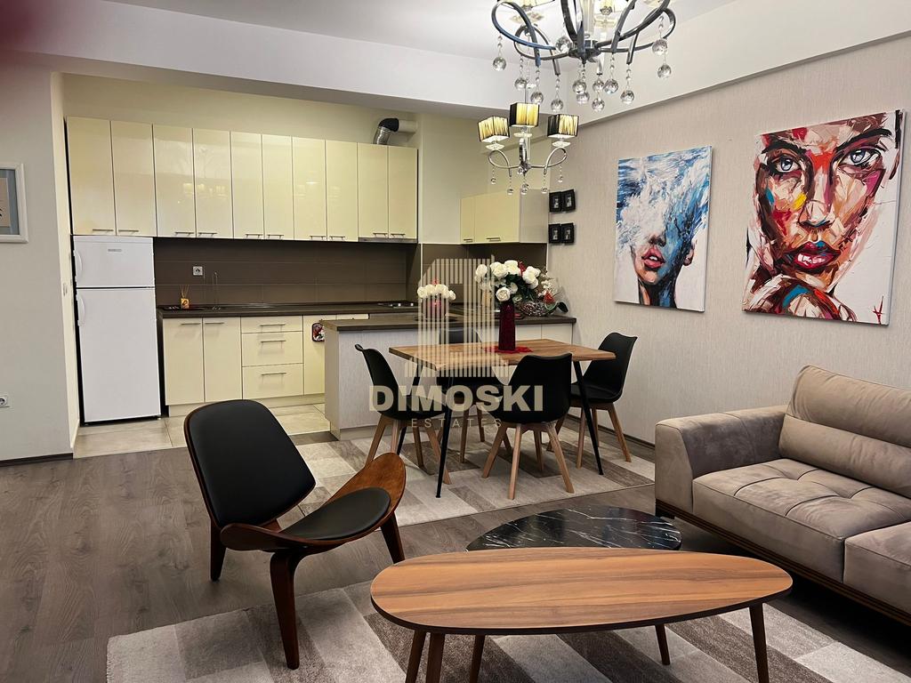 Карпош / Рузвелтова – Двособен Стан 52м²