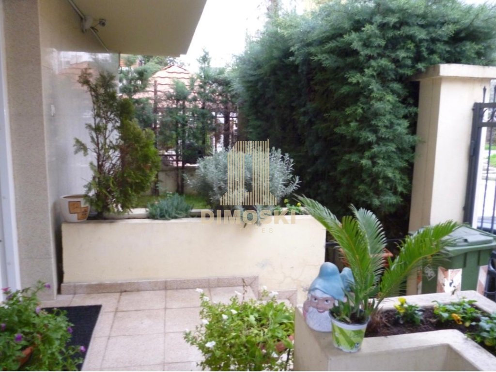 Тафталиџе Стан Со Двор | 394м²