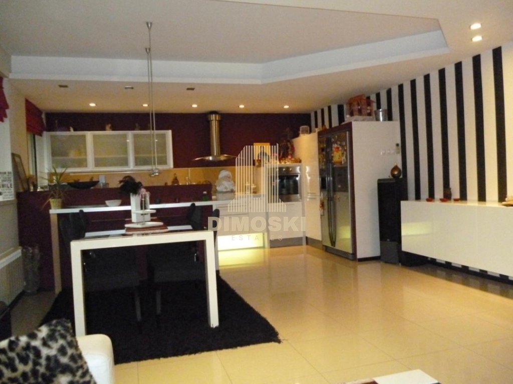 Тафталиџе Стан Со Двор | 394м²