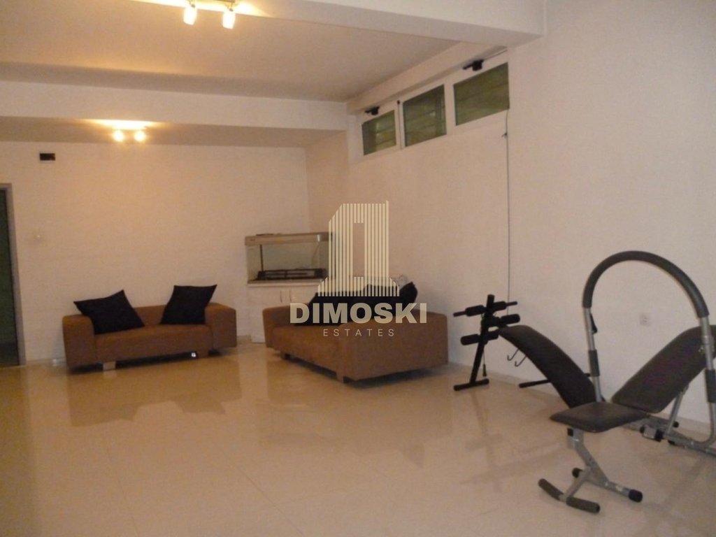 Тафталиџе Стан Со Двор | 394м²