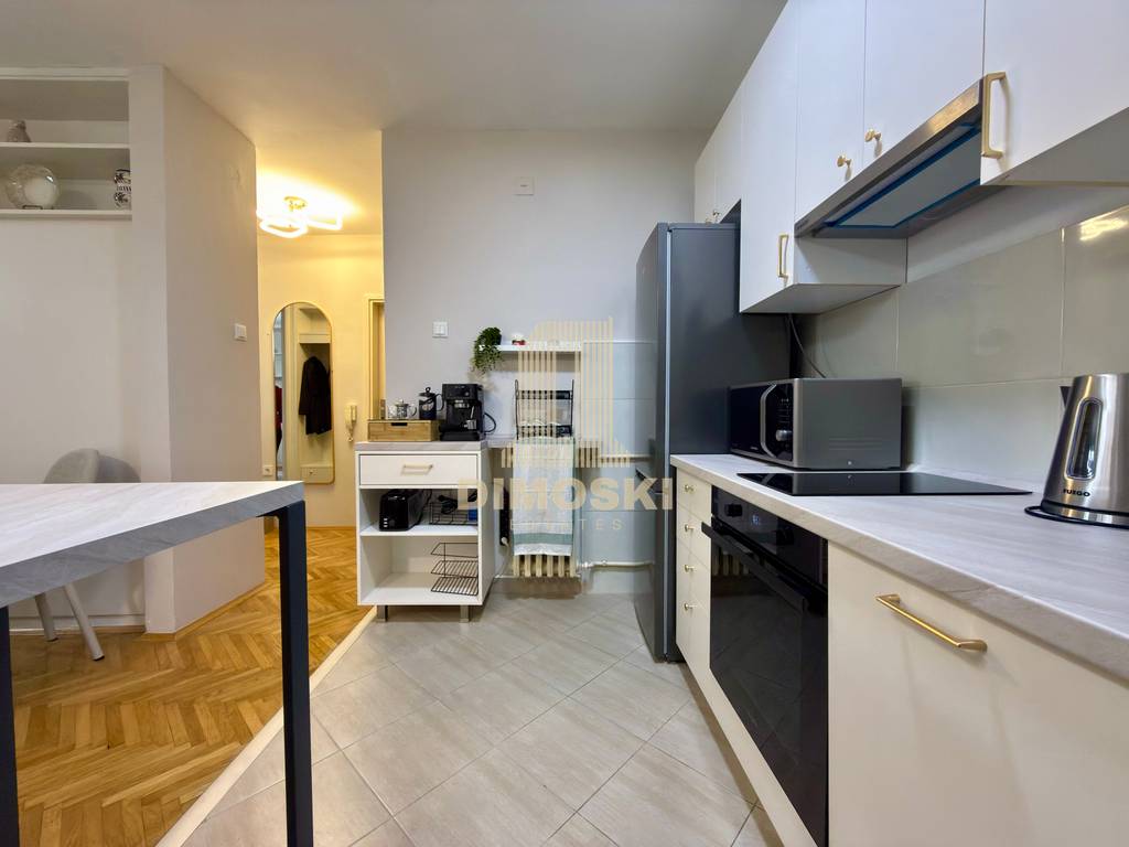 Сe Издава Трособен Стан - Центар