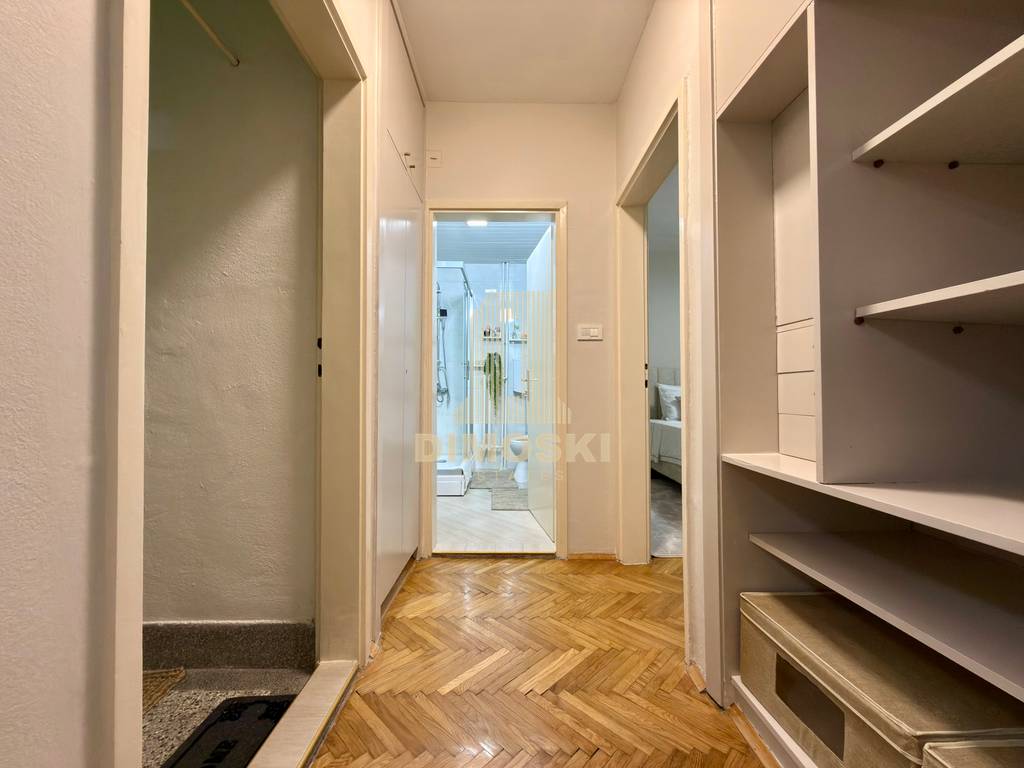 Сe Издава Трособен Стан - Центар