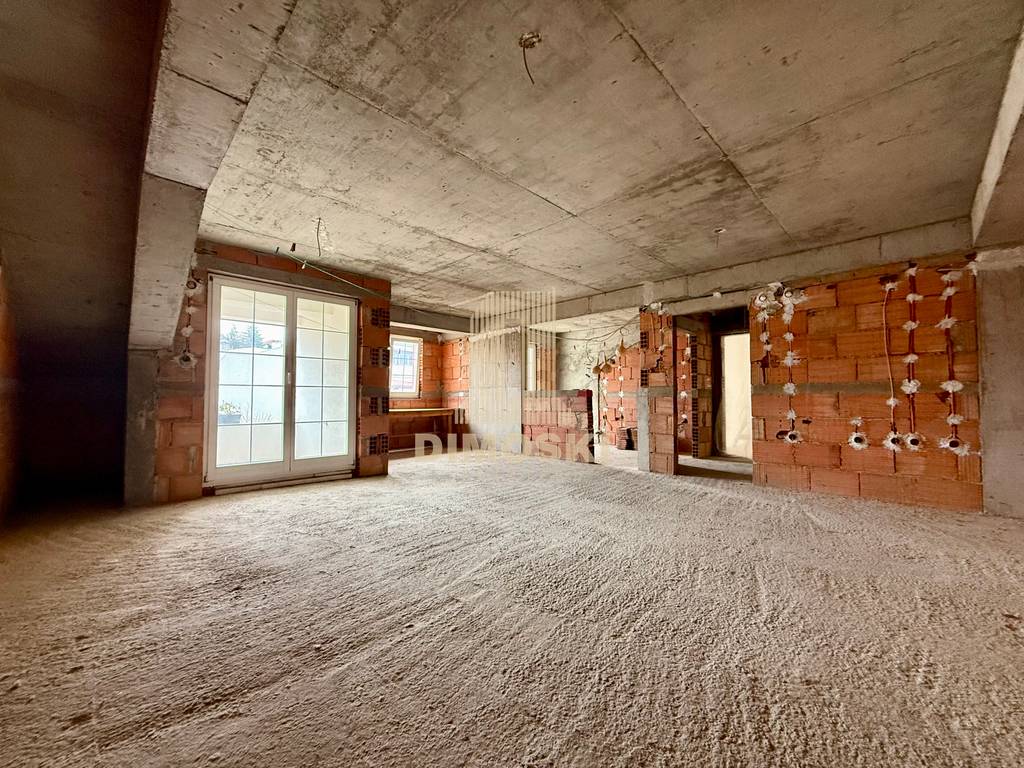 Козле | Карабина Стан | 125м² | Мала Зграда