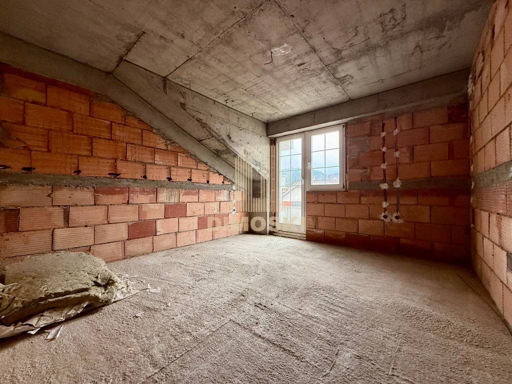 Козле | Карабина Стан | 125м² | Мала Зграда