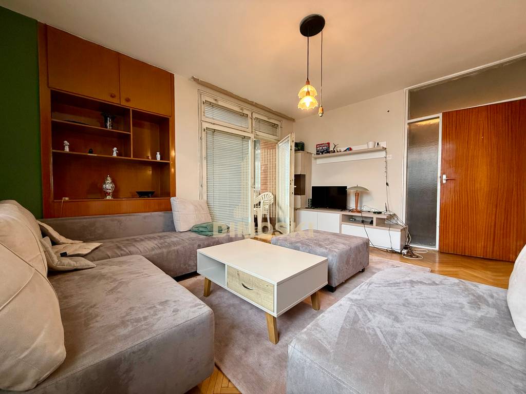 Центар | Стан За Издавање | Градски Sид | 74м²