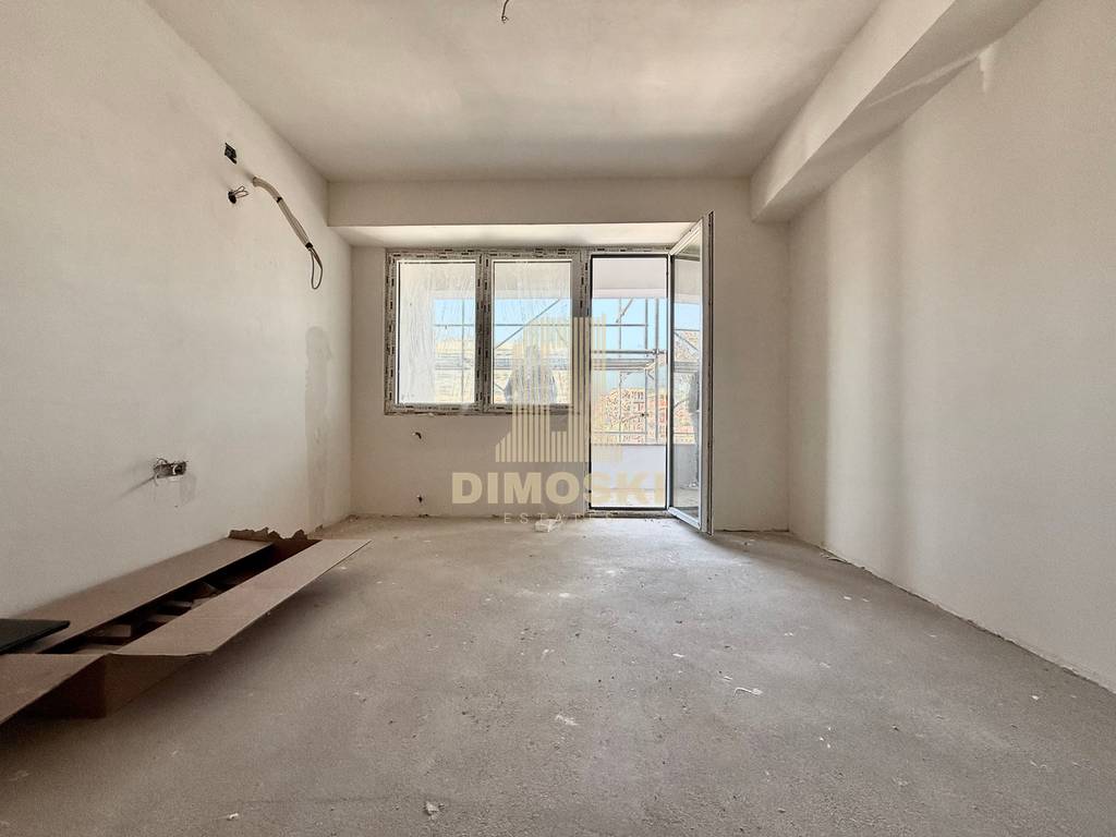 Центар - Универзална | Трособен Стан - 77м²