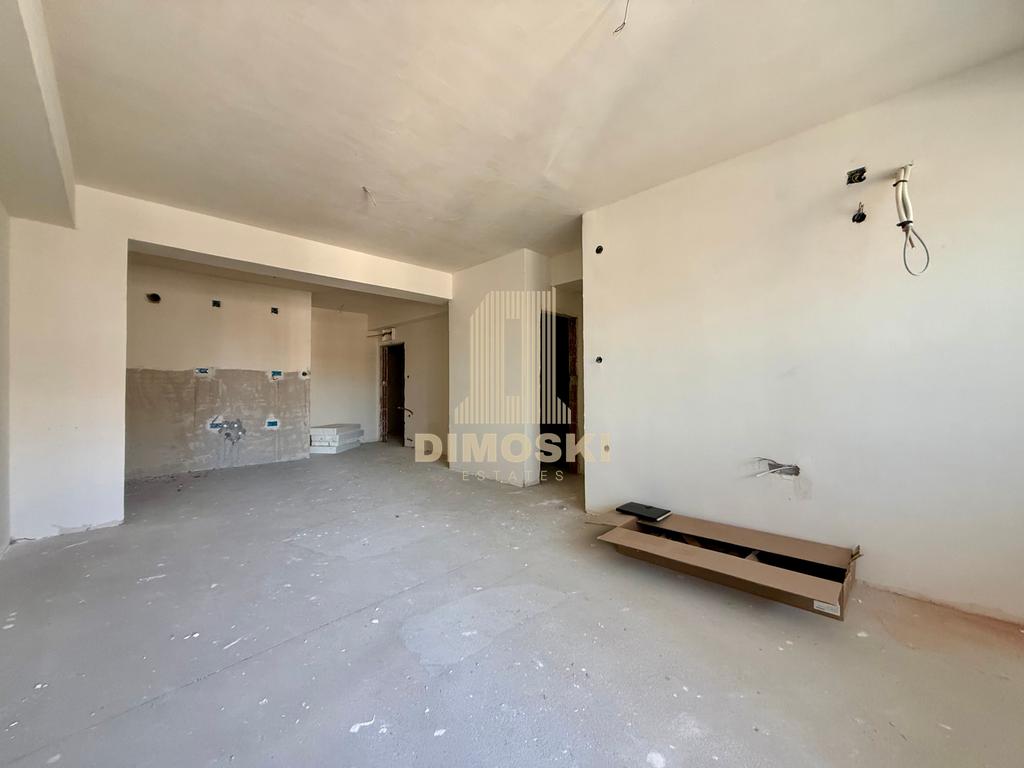 Центар - Универзална | Трособен Стан - 77м²