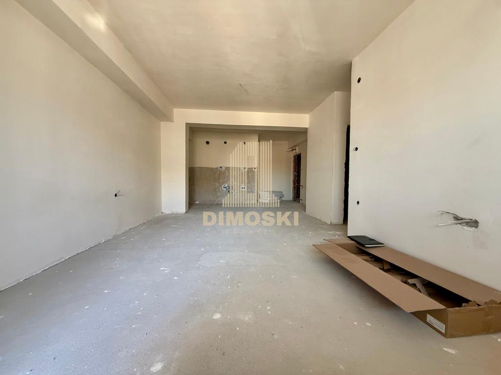 Центар - Универзална | Трособен Стан - 77м²