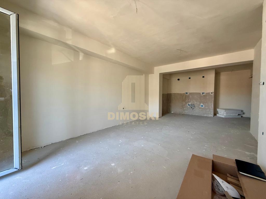 Центар - Универзална | Трособен Стан - 77м²