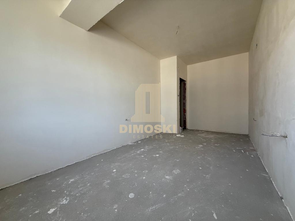 Центар - Универзална | Трособен Стан - 77м²