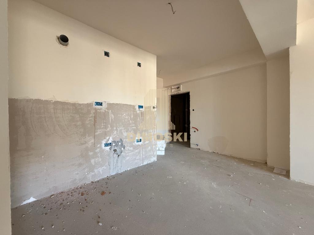 Центар - Универзална | Трособен Стан - 77м²