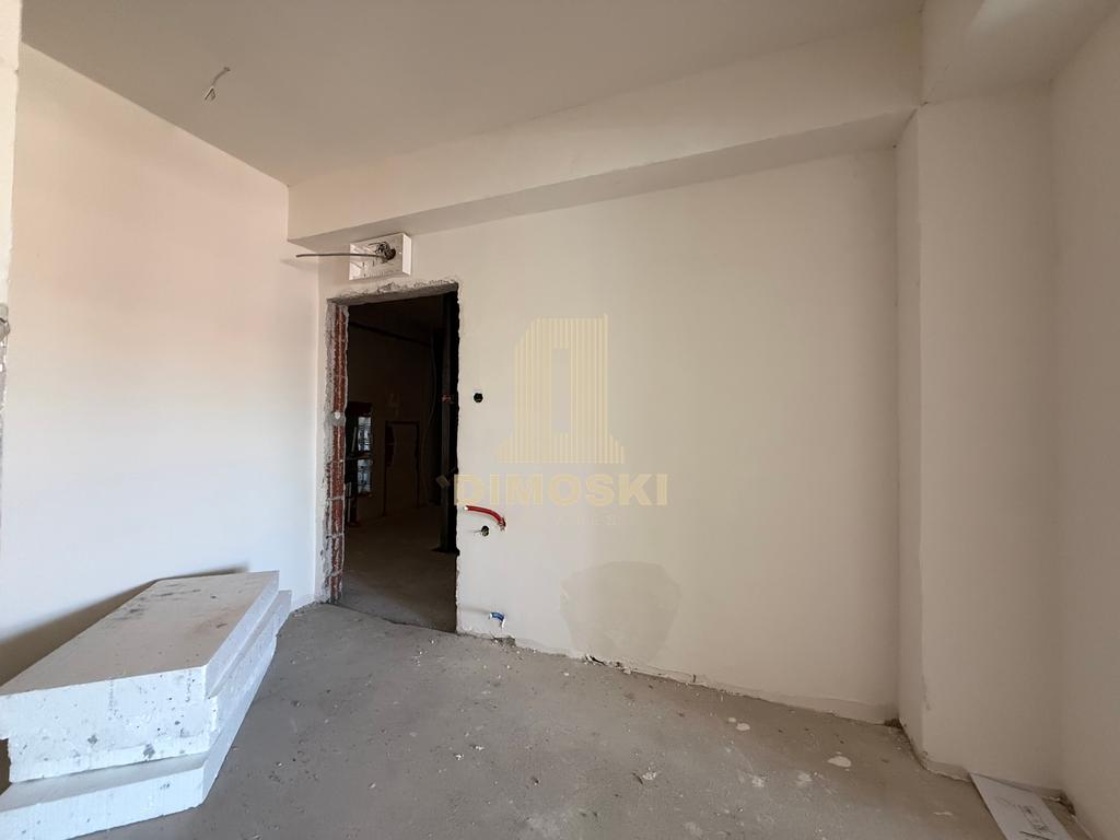 Центар - Универзална | Трособен Стан - 77м²