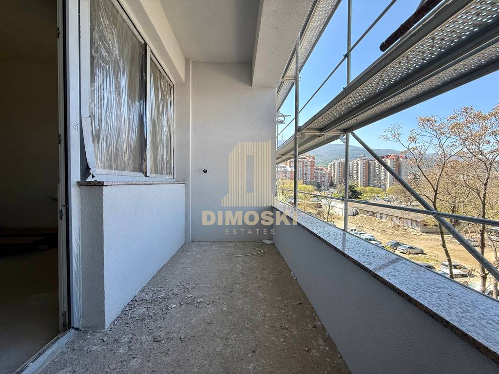 Центар - Универзална | Трособен Стан - 77м²